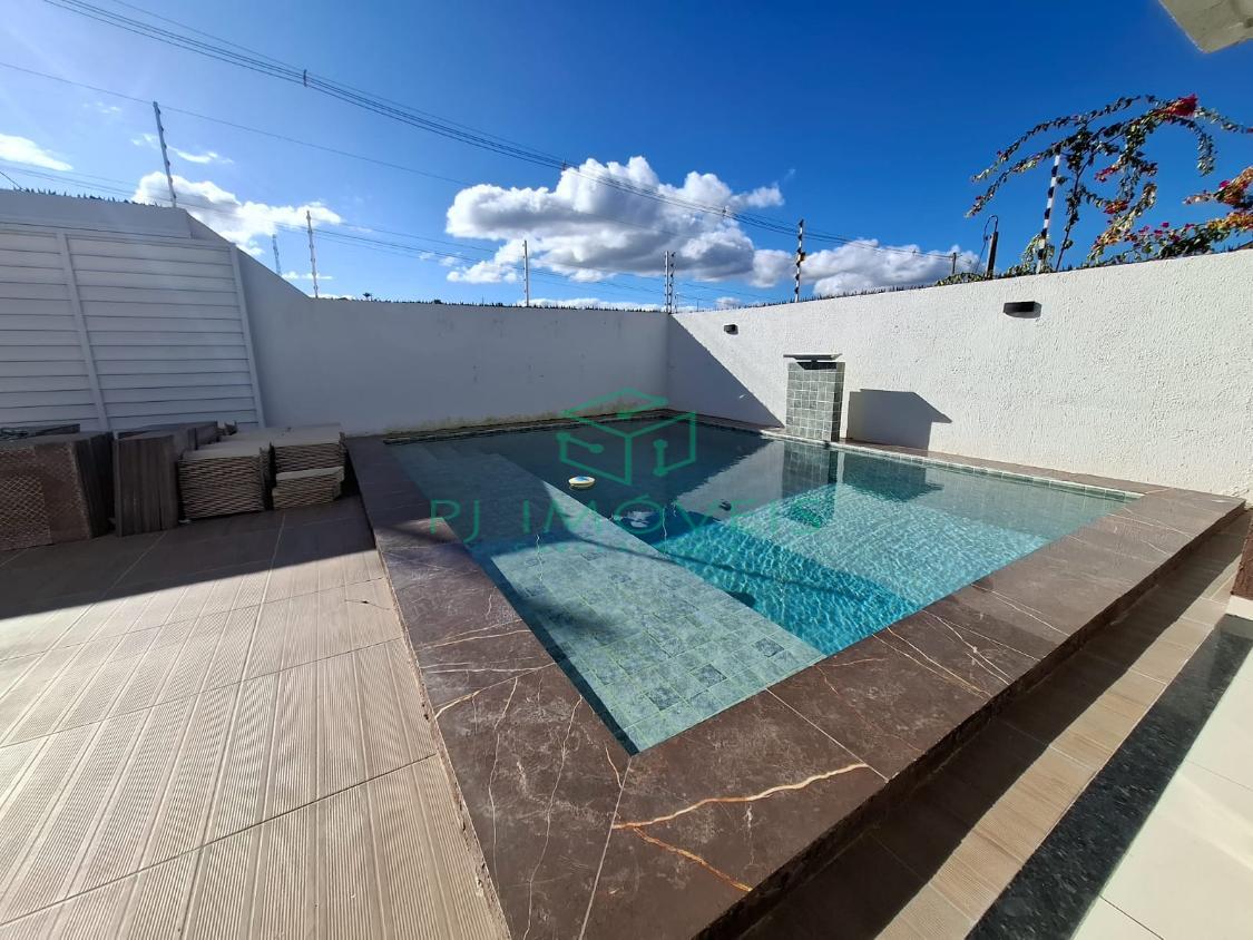 Casa à venda com 3 quartos, 300m² - Foto 4