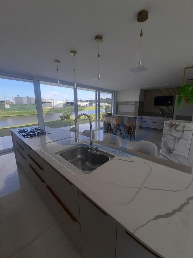 Casa à venda com 4 quartos, 359m² - Foto 9