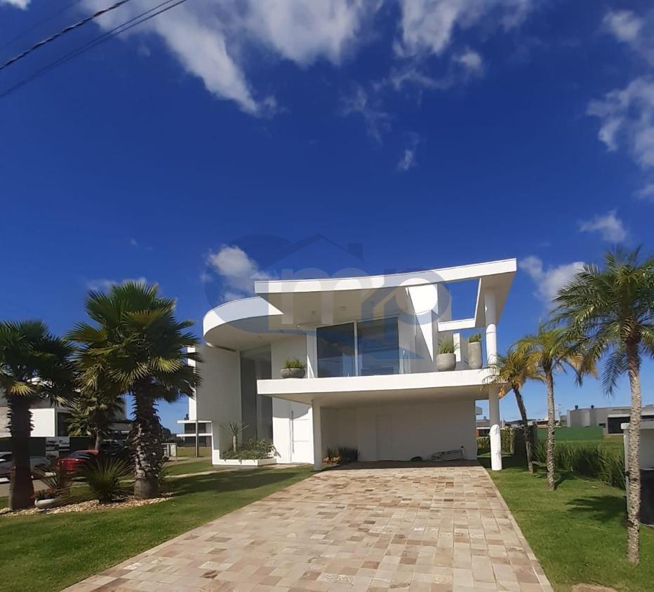 Casa à venda com 4 quartos, 359m² - Foto 1