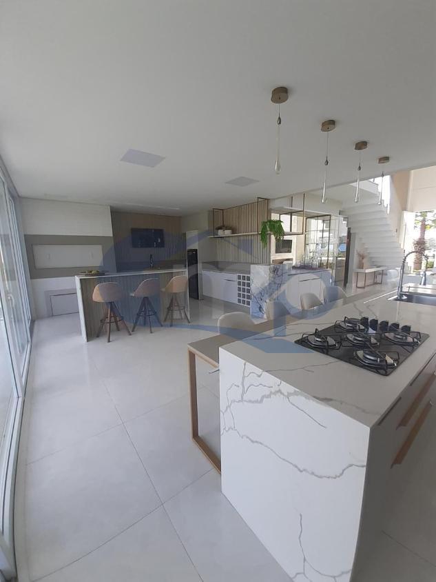 Casa à venda com 4 quartos, 359m² - Foto 8