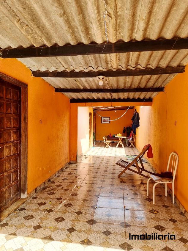 Casa à venda com 3 quartos, 200m² - Foto 2