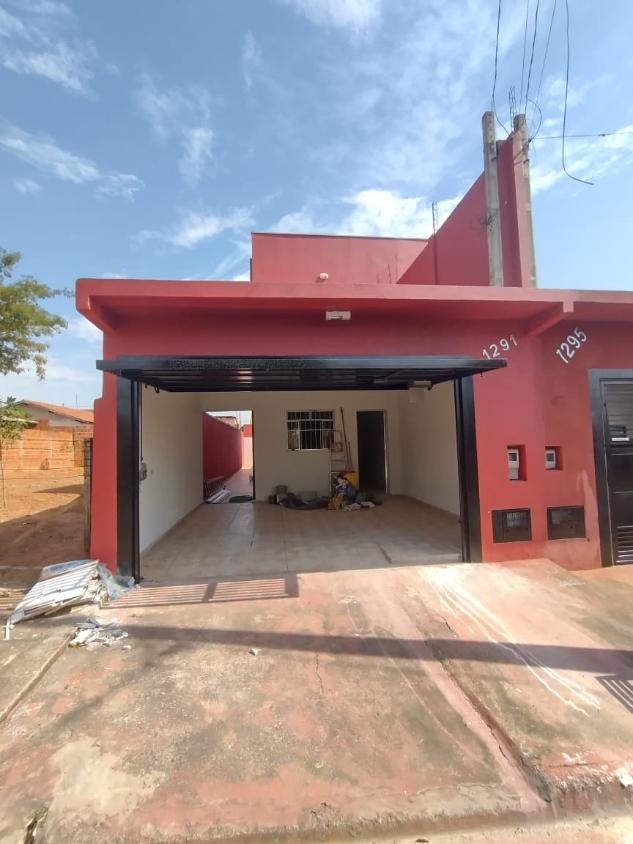 Casa à venda com 2 quartos, 121m² - Foto 1