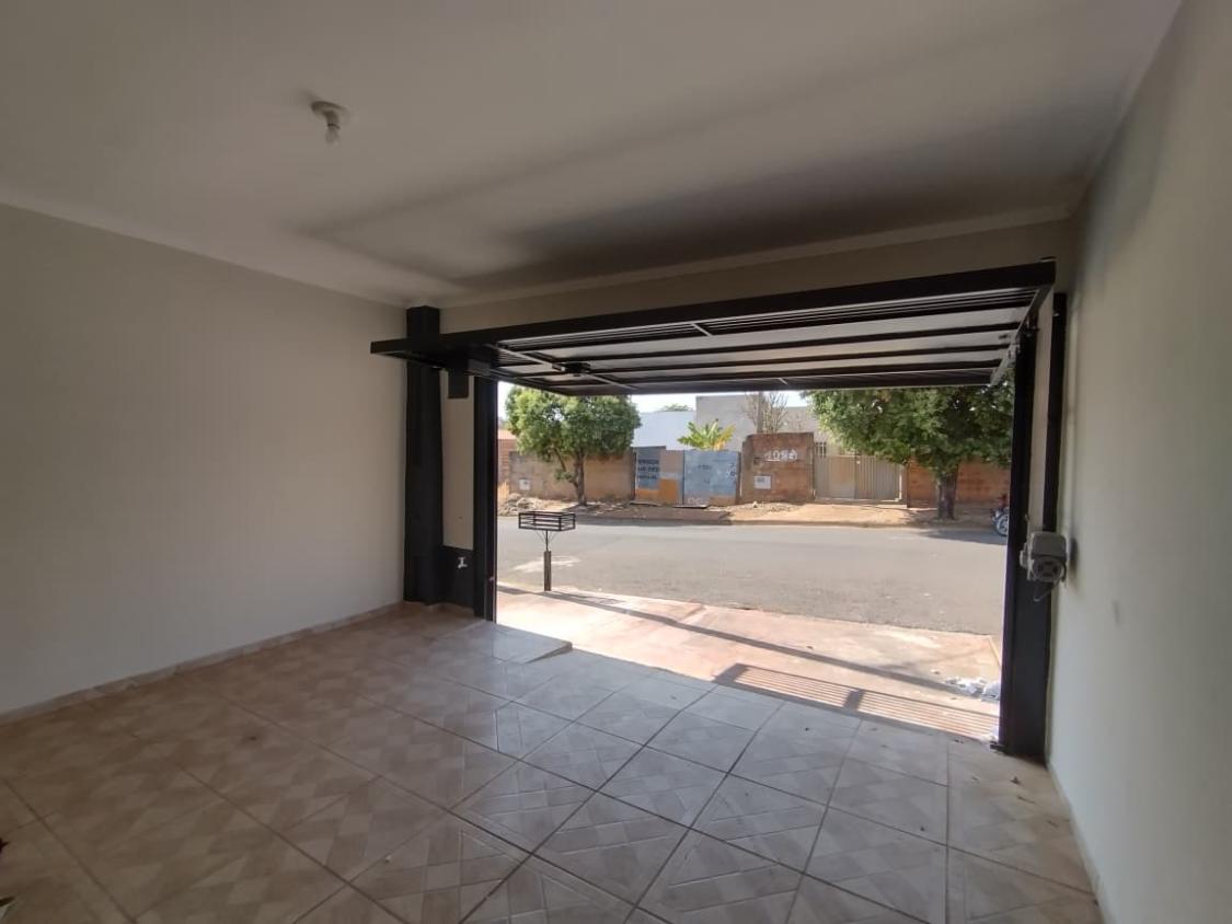 Casa à venda com 2 quartos, 121m² - Foto 2