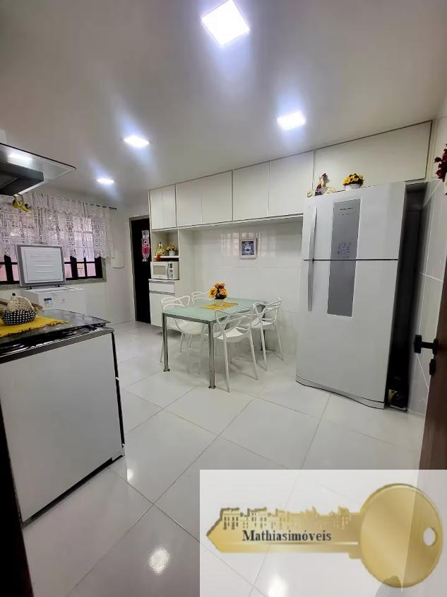 Casa à venda com 4 quartos, 249m² - Foto 11