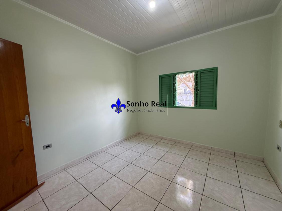 Casa à venda com 4 quartos, 150m² - Foto 3
