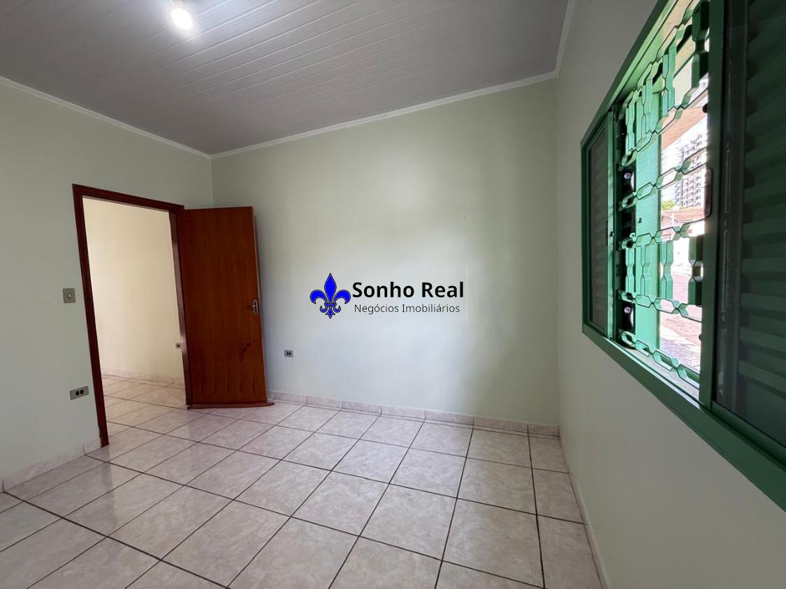 Casa à venda com 4 quartos, 150m² - Foto 2