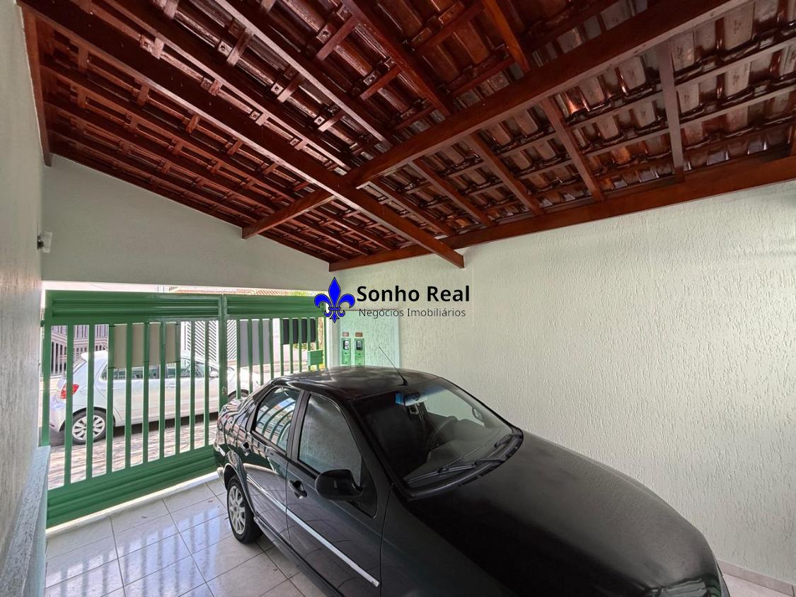 Casa à venda com 4 quartos, 150m² - Foto 1