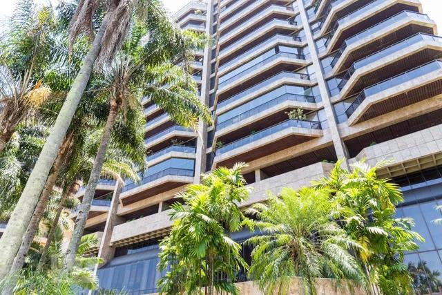 Apartamento à venda com 4 quartos, 227m² - Foto 1