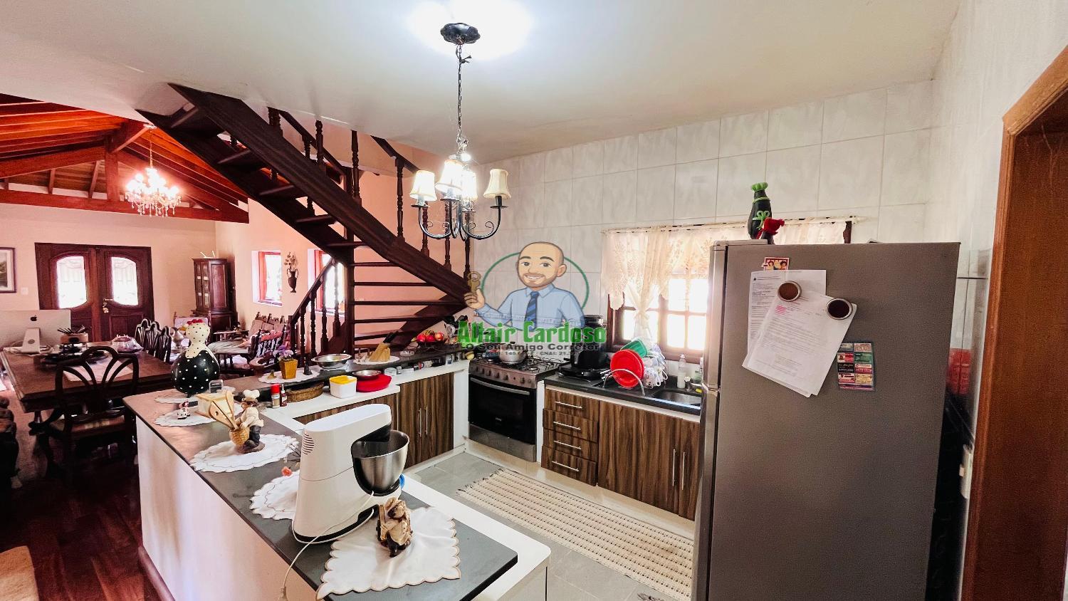 Casa de Condomínio à venda com 3 quartos, 241m² - Foto 3
