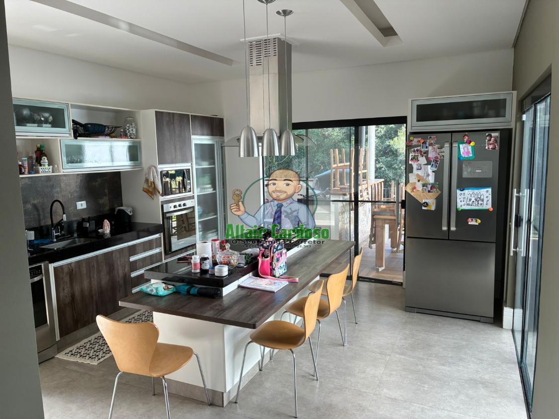Casa de Condomínio à venda com 4 quartos, 300m² - Foto 9