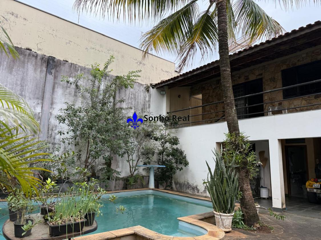 Casa, 3 quartos, 231 m² - Foto 1