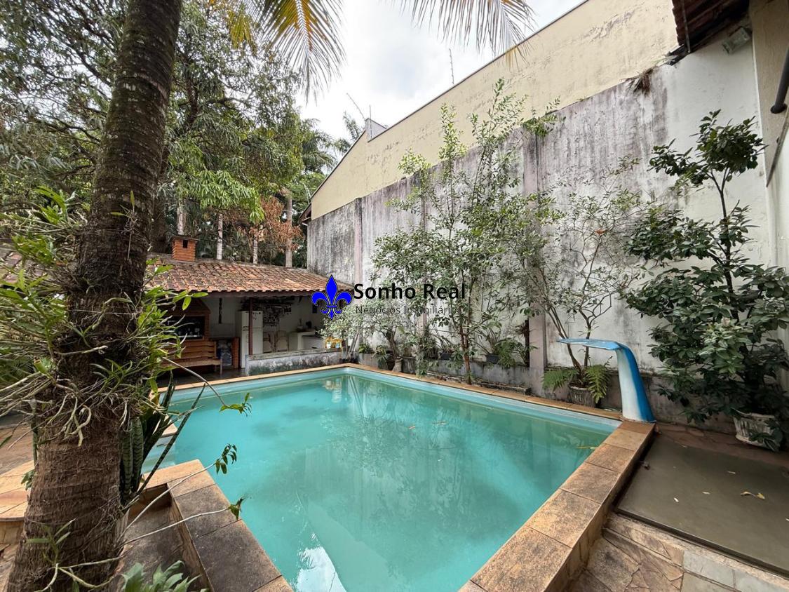 Casa, 3 quartos, 231 m² - Foto 2