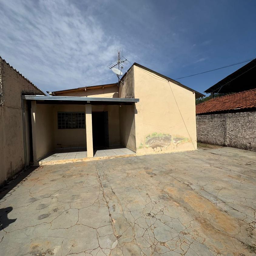 Casa à venda com 3 quartos, 115m² - Foto 1