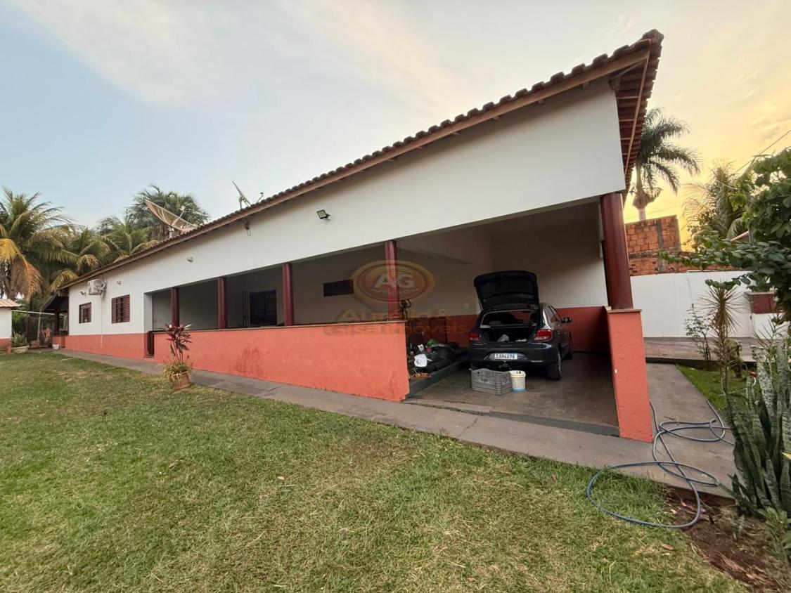 Chácara, 3 quartos, 1079 m² - Foto 2