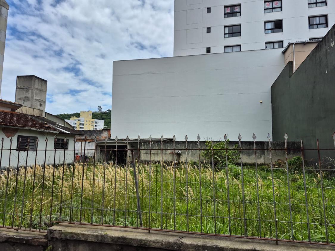 Loteamento e Condomínio, 587 m² - Foto 3