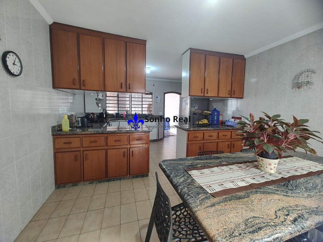 Casa, 3 quartos, 250 m² - Foto 32