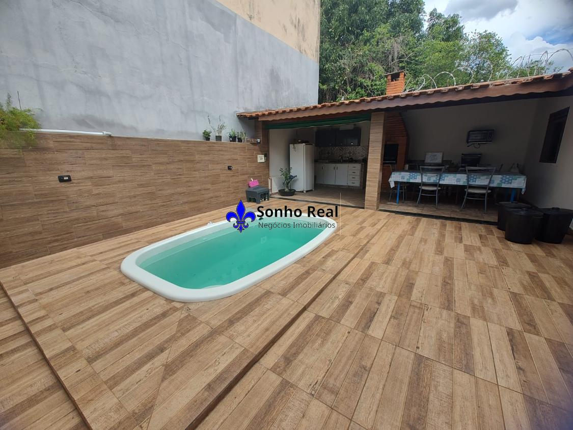 Casa, 3 quartos, 250 m² - Foto 1