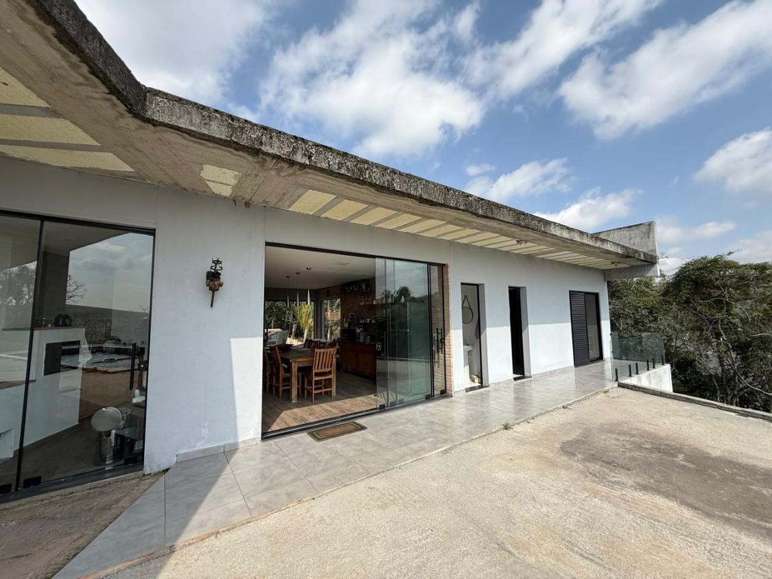 Chácara, 5 quartos, 1622 m² - Foto 1