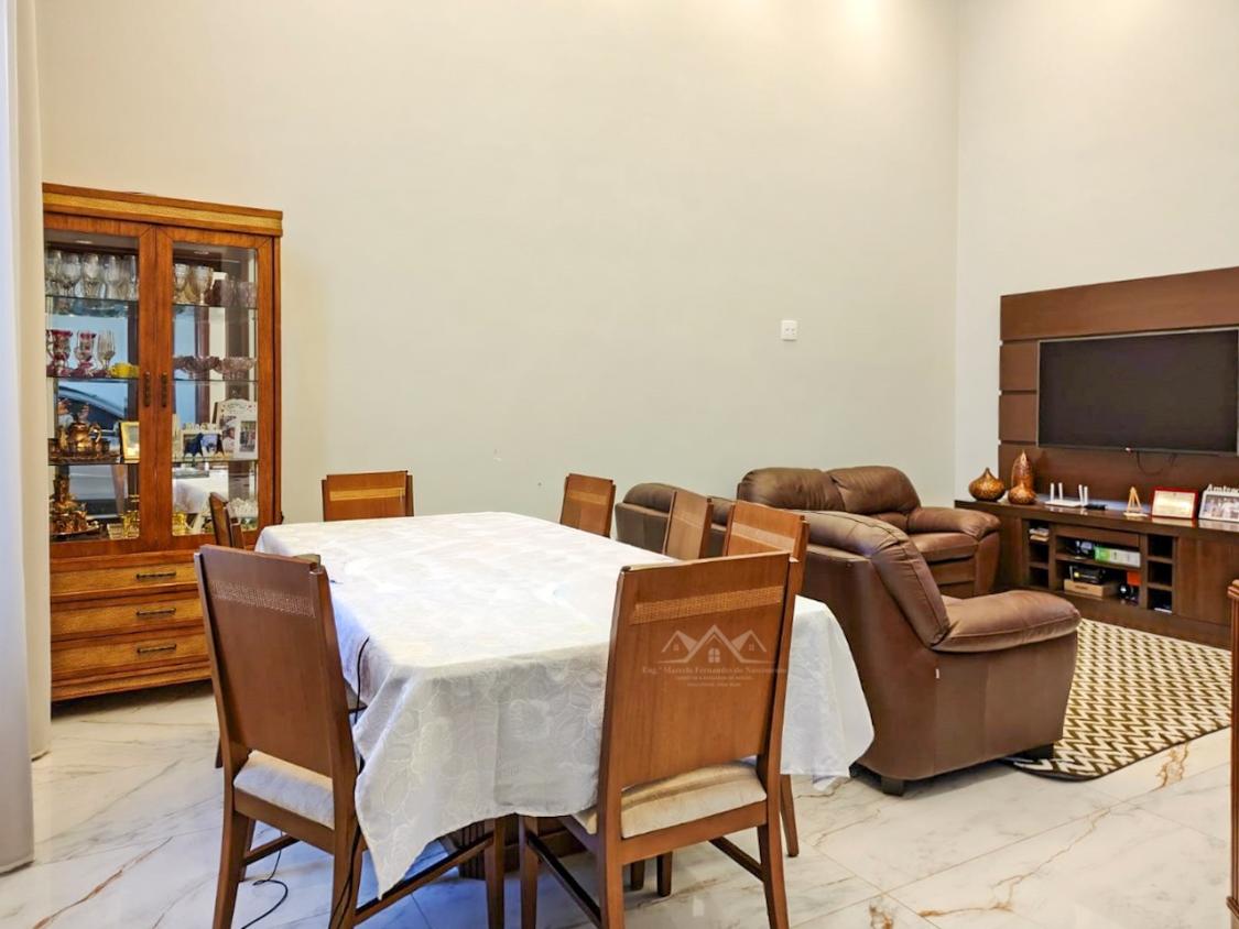 Casa, 3 quartos, 236 m² - Foto 3