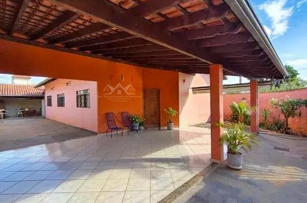 Casa, 3 quartos, 194 m² - Foto 1