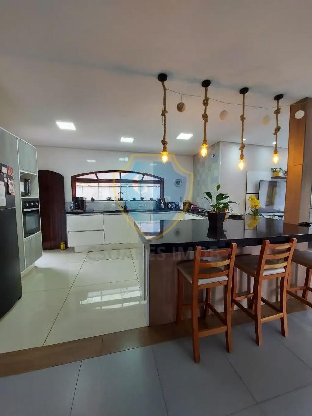 Casa, 4 quartos, 259 m² - Foto 11