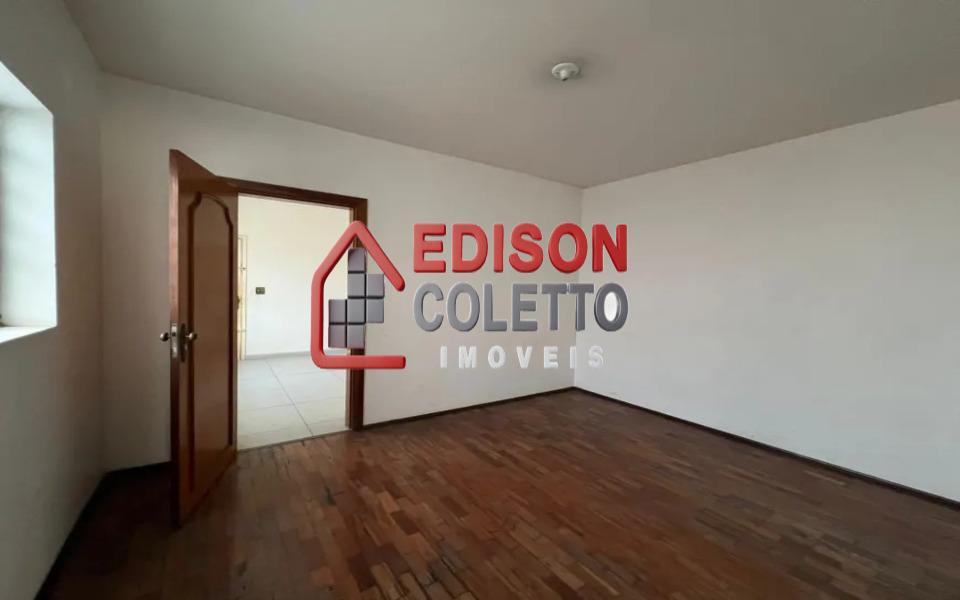 Casa, 3 quartos, 224 m² - Foto 1