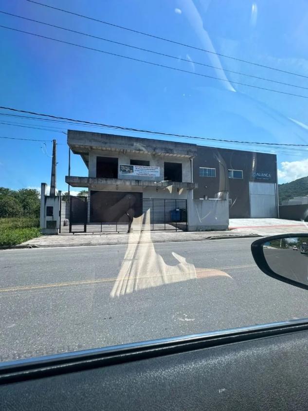 Prédio Inteiro - Foto 1