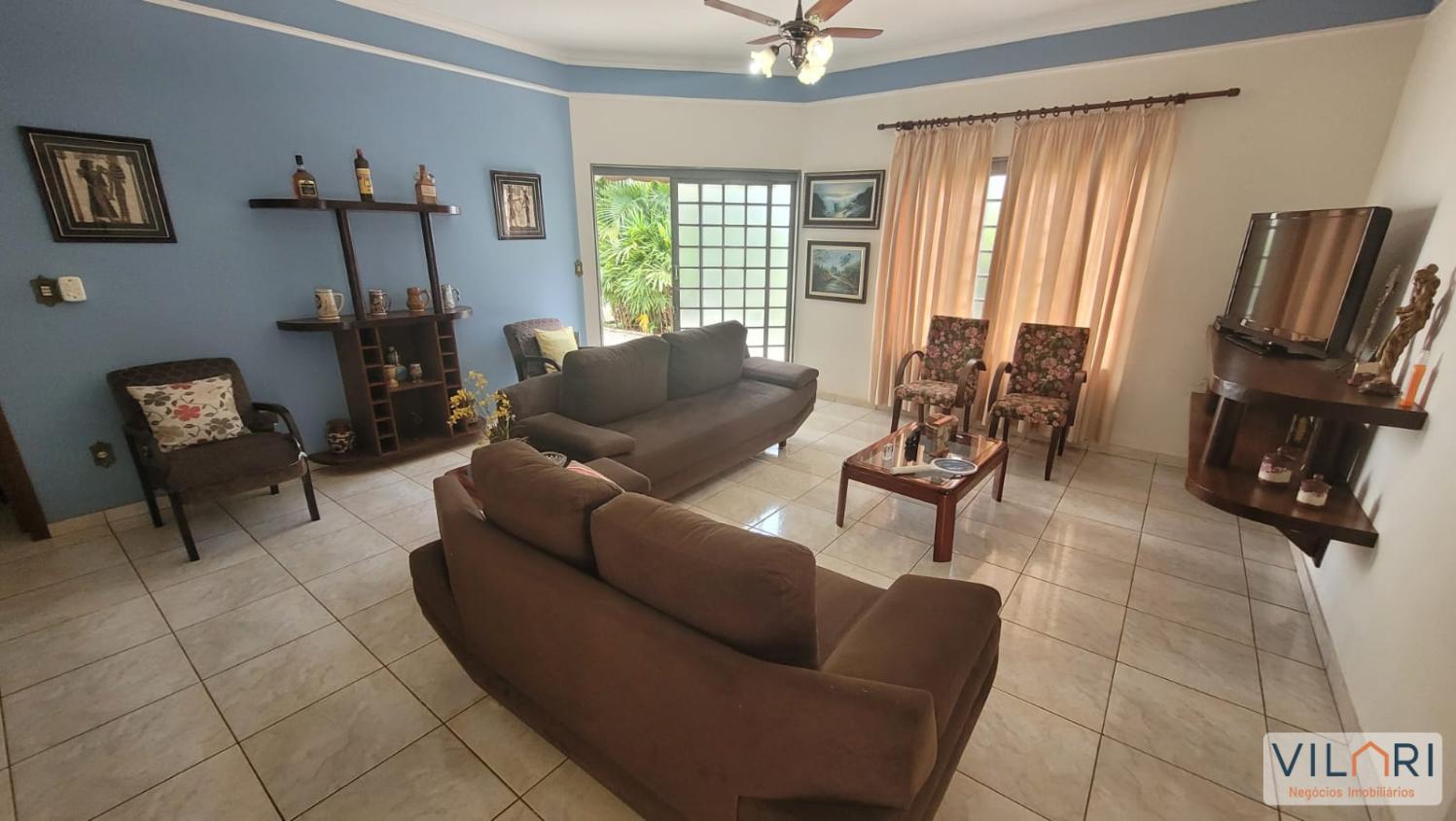 Casa, 3 quartos, 231 m² - Foto 1