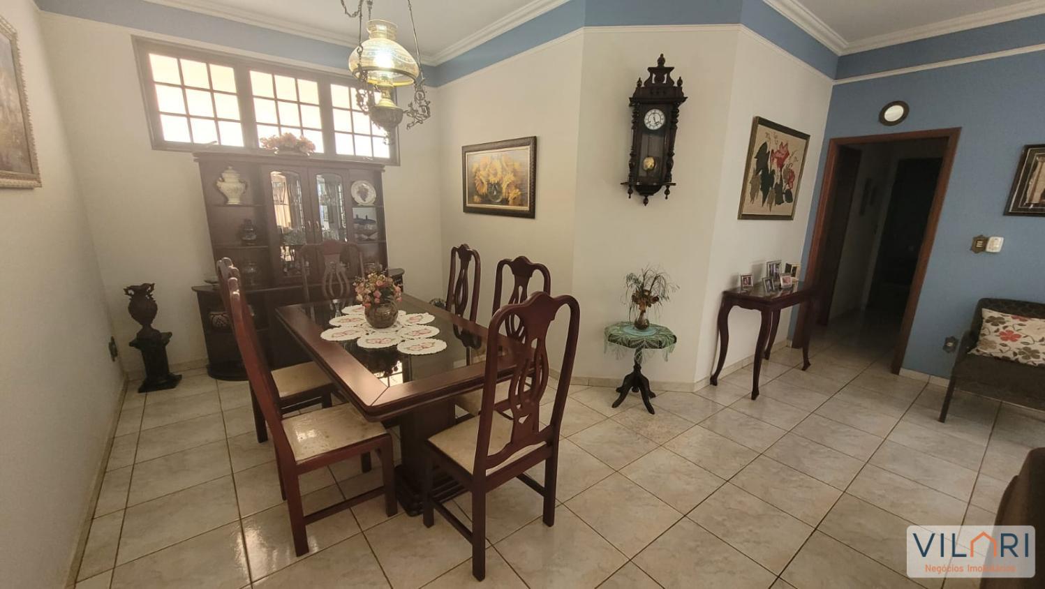 Casa, 3 quartos, 231 m² - Foto 2