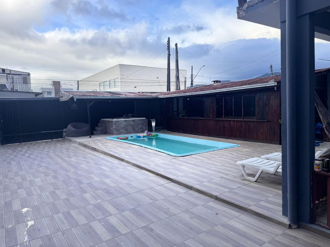 Casa, 4 quartos, 240 m² - Foto 1