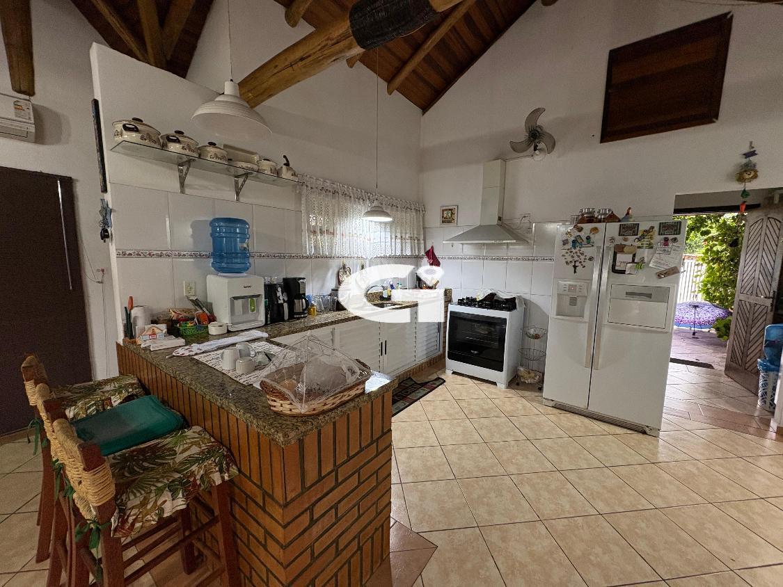 Casa, 4 quartos, 250 m² - Foto 32