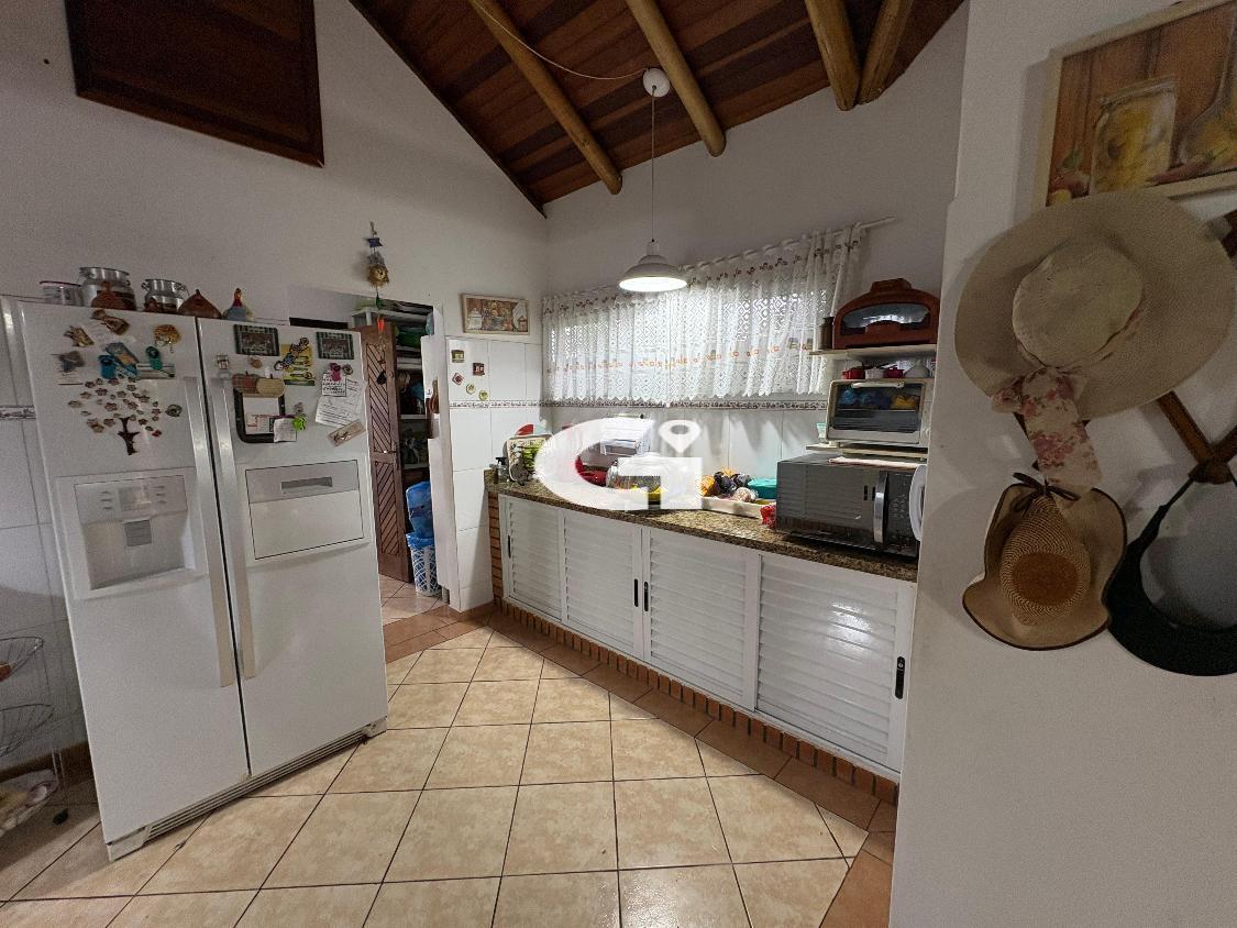 Casa, 4 quartos, 250 m² - Foto 33