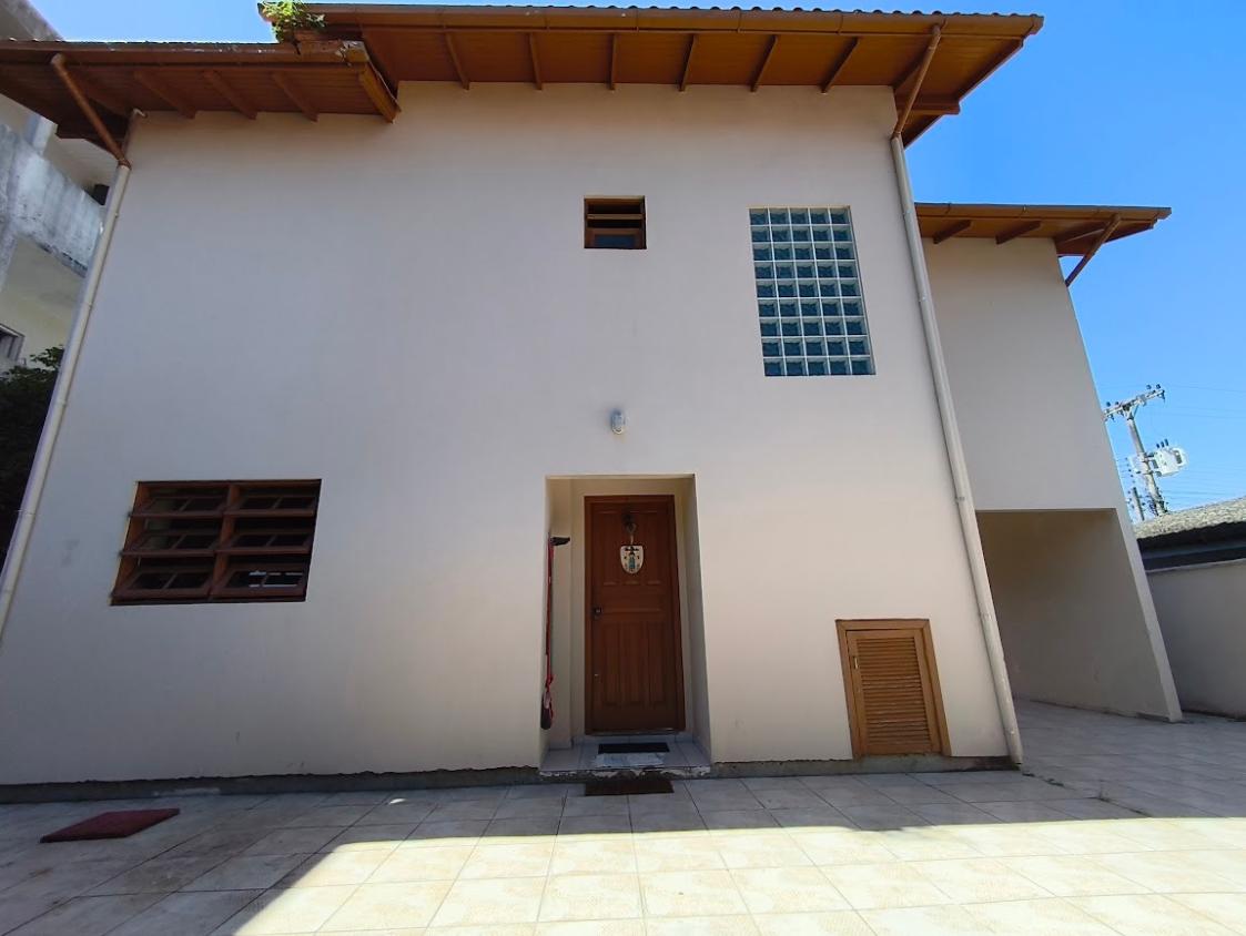 Casa, 4 quartos, 205 m² - Foto 1