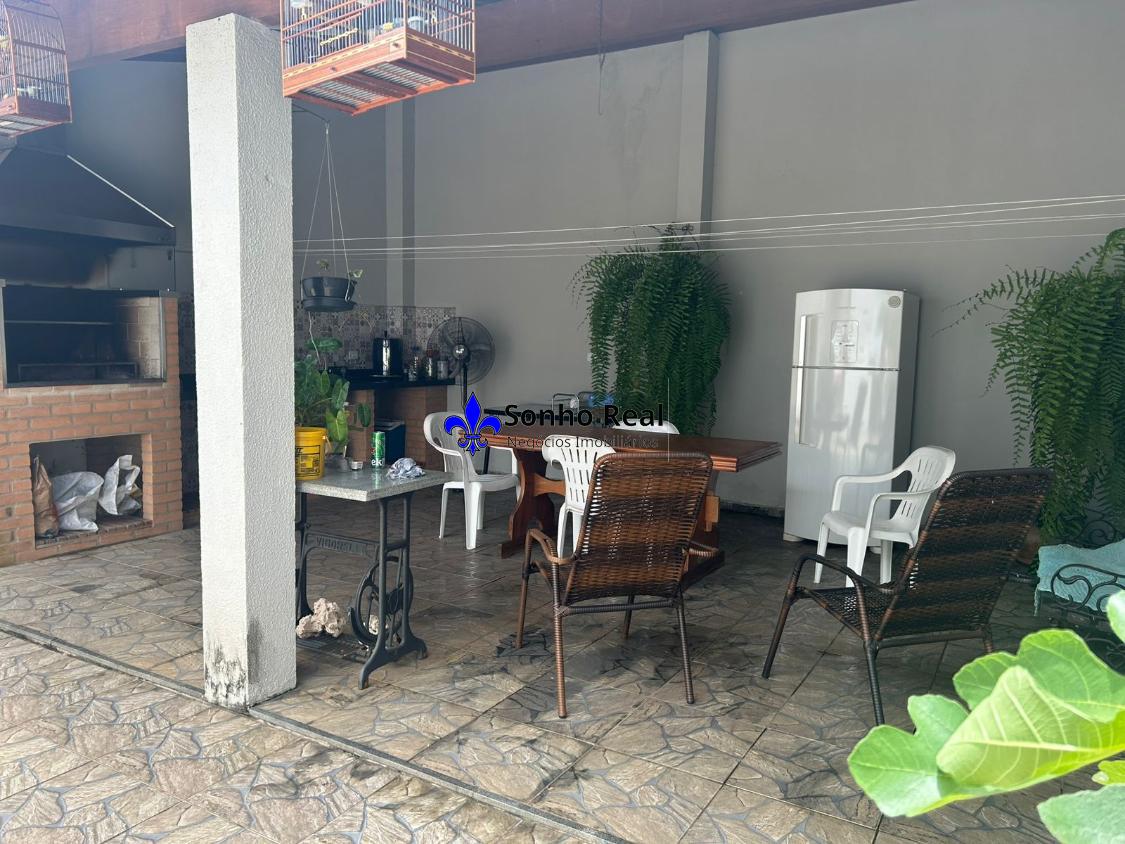 Casa, 3 quartos, 200 m² - Foto 1
