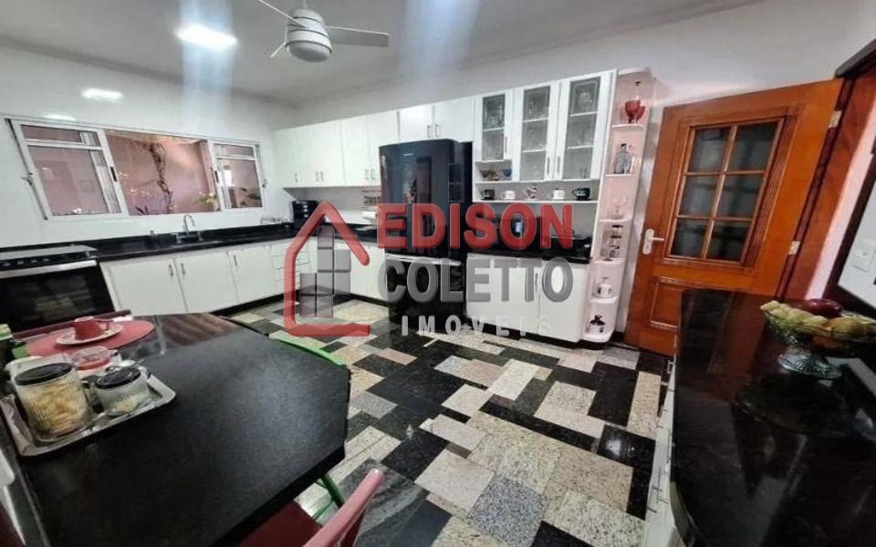 Casa, 3 quartos, 245 m² - Foto 44