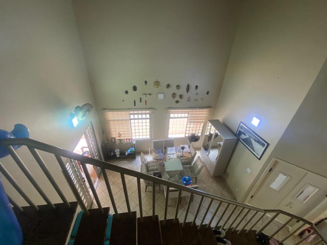 Casa, 3 quartos, 249 m² - Foto 2