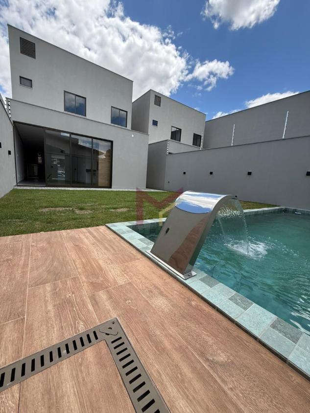 Casa, 4 quartos, 207 m² - Foto 2
