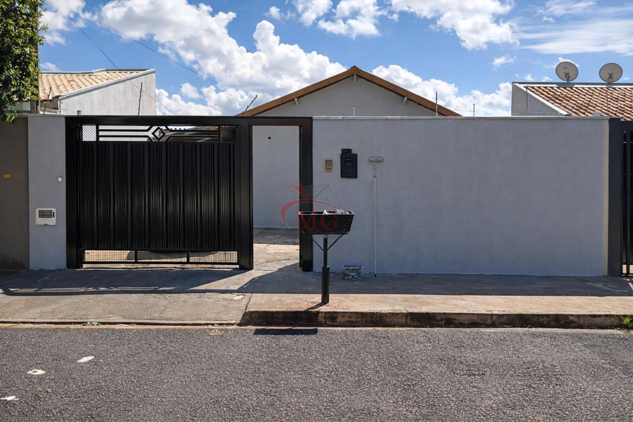 Casa para venda Jd. Felicidade 2 dormitorios 2 bwc Varanda