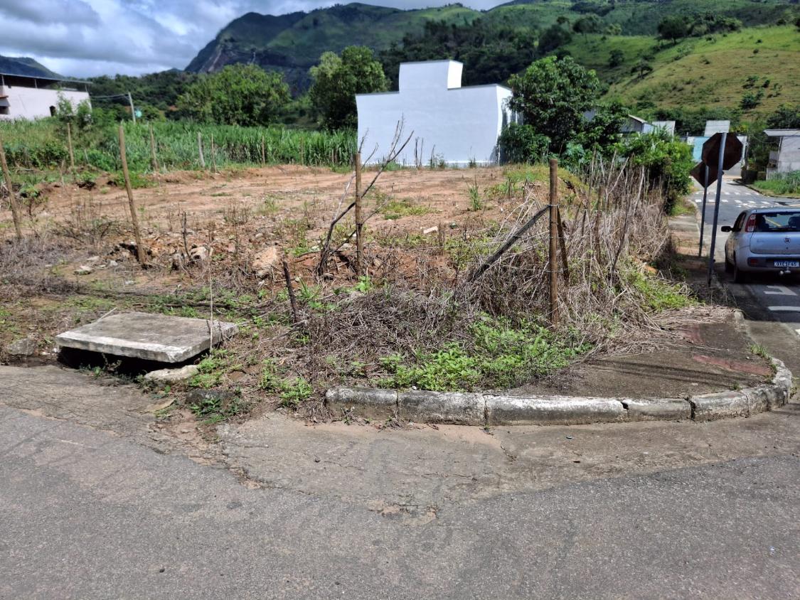 Lote na Avenida MG Santana do Paraíso