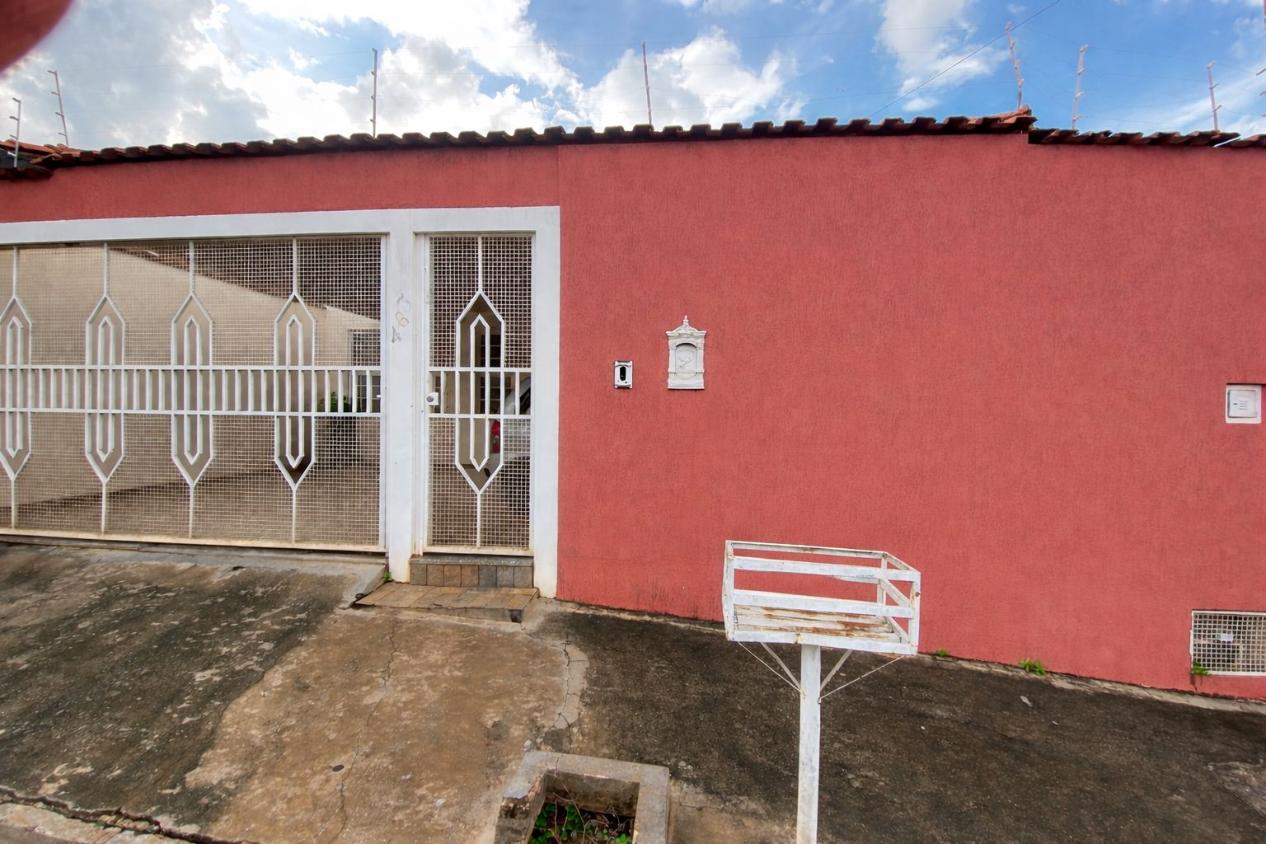 Casa, 4 quartos, 188 m² - Foto 1