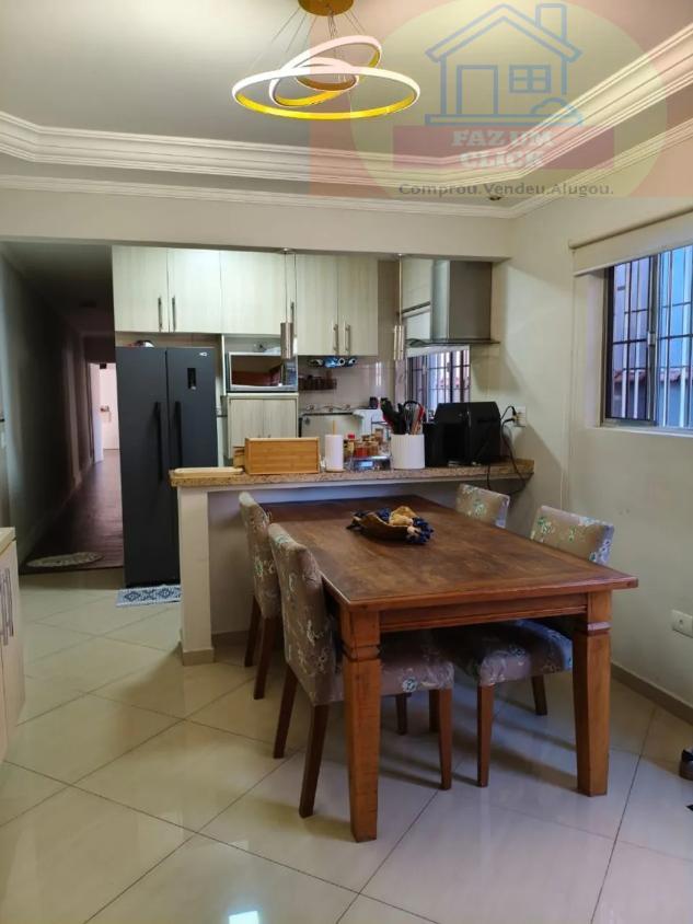 Casa, 3 quartos, 250 m² - Foto 2