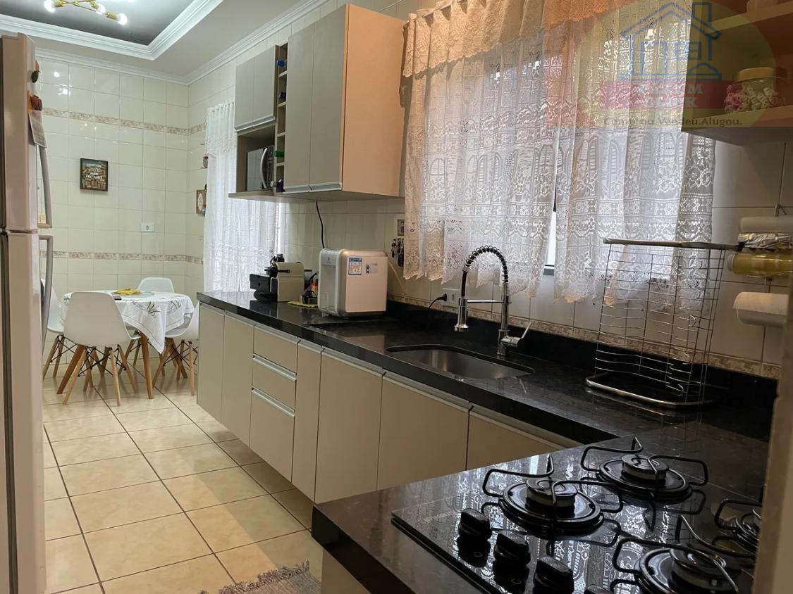 Casa, 3 quartos, 220 m² - Foto 3