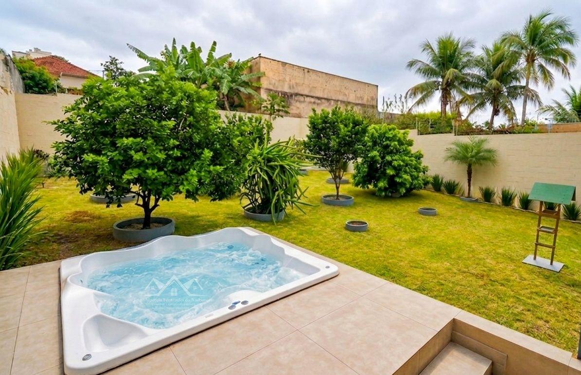 Casa, 4 quartos, 372 m² - Foto 1