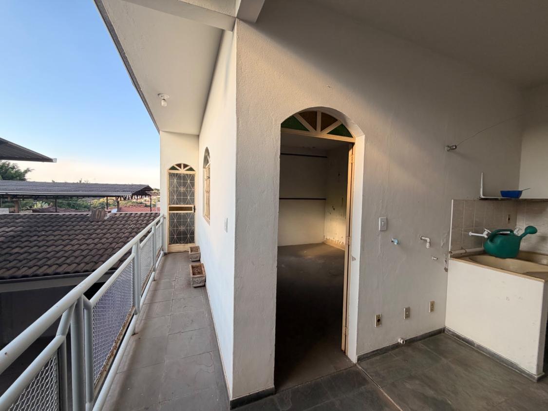 Casa à venda em Bela Vista, Ipatinga | 6 dorms, 300m²